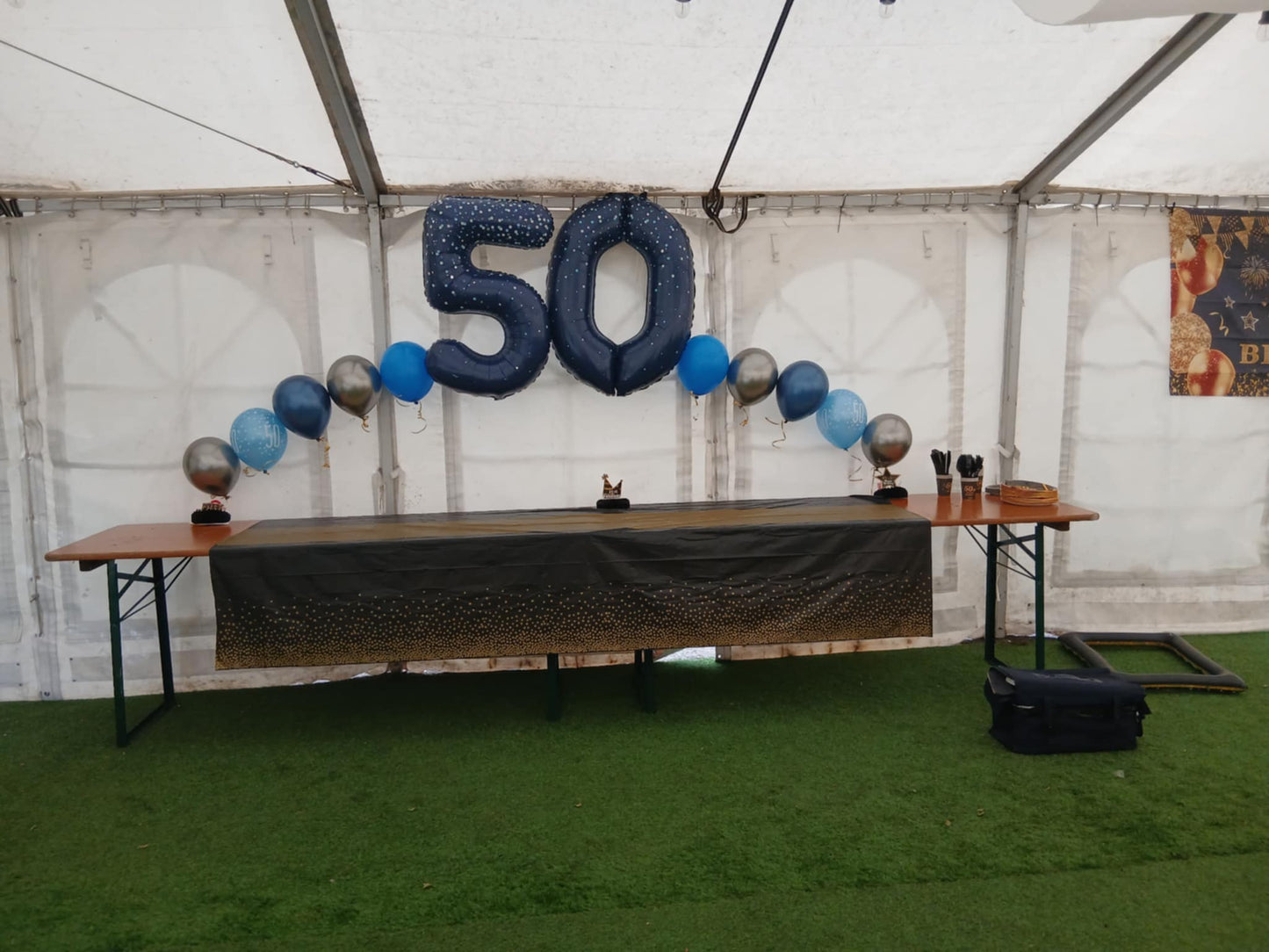 Any two 34" Letter or Number foils with Latex* Balloon Arch