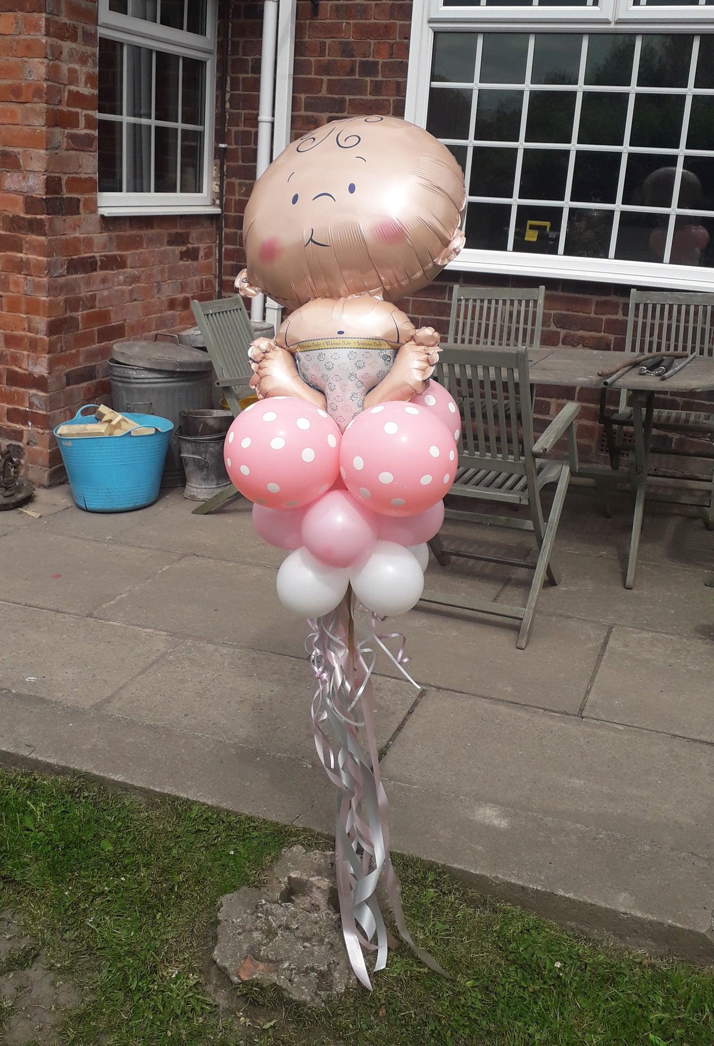 18" Top Balloon Yard Art - Great for outdoor events